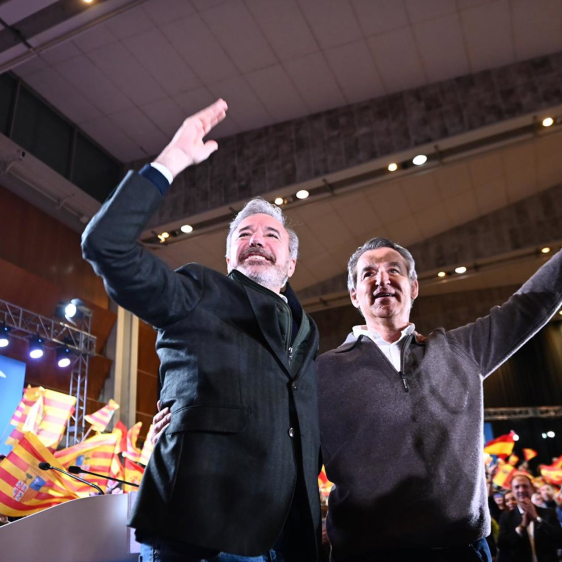 El presidente del PP, Alberto Núñez Feijóo, junto a Jorge Azcón. Archivo. Ramón Comet - Europa Press