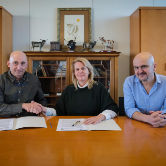 Cantabria sella un acuerdo con la Sociedad de Caza y Pesca para recuperar salmón y trucha