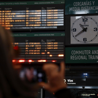 Imagen del vestíbulo de la estación de Santa Justa de Sevilla durante la huelga en los trenes convocada para los días 9, 10 y 11 de febrero Rocío Ruz - Europa Press