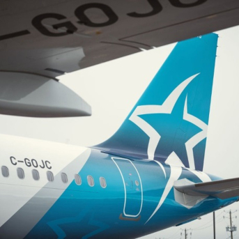 La canadiense Air Transat. AIR TRANSAT.