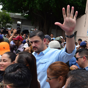 Aquiles Álvarez, alcalde de Guayaquil, durante un acto de campaña de la entonces candidata presidencial, Luisa González. Europa Press/Contacto/Alejandro Baque