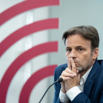 Asens urge a Metsola a cambiar las normas del Parlamento Europeo tras el fallo del TJUE sobre los suplicatorios