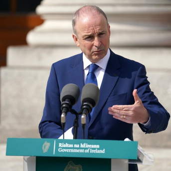 El primer ministro irlandés, Micheal Martin, en declaraciones desde Dublín.  Brian Lawless/PA Wire/dpa