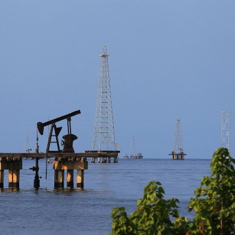 Torres y plataformas petrolíferas de la compañía Petróleos de Venezuela (PDVSA) Europa Press/Contacto/Jose Bula Urrutia