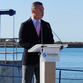 El presidente de Puertos del Estado,, Gustavo Santana, en el Puerto de Huelva MINISTERIO DE TRANSPORTES