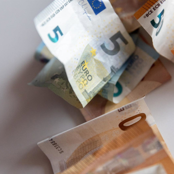 Varios billetes en una mesa. Eduardo Parra - Europa Press Varios billetes en una mesa. Eduardo Parra - Europa Press