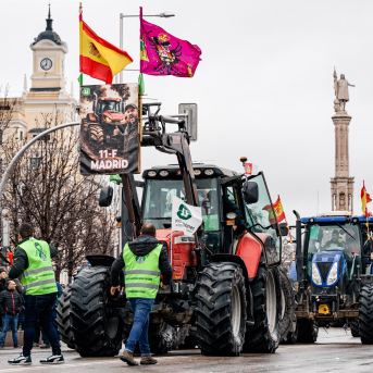 Ampliación | 8.000 agricultores y 500 tractores colapsan Madrid contra la nueva PAC y el acuerdo con Mercosur