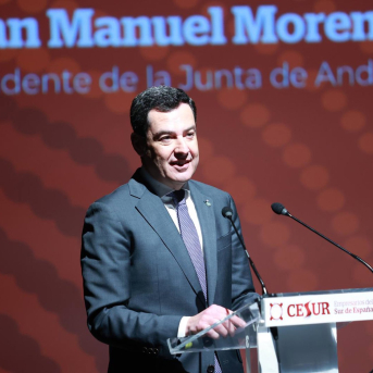 El presidente de la Junta de Andalucía, Juanma Moreno, en la clausura de la asamblea de Cesur. ROCIO RUZ / EUROPA PRESS El presidente de la Junta de Andalucía, Juanma Moreno, en la clausura de la asamblea de Cesur. ROCIO RUZ / EUROPA PRESS