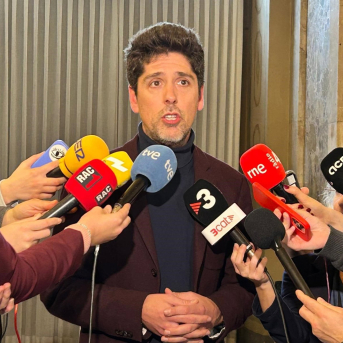 Comuns ven al Govern muy cerrado a vetar compras especulativas y exigen una contrapropuesta