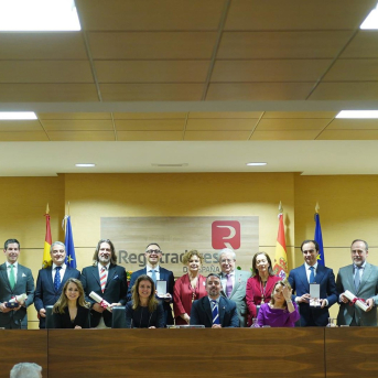 María Emilia Adán y su Junta de Gobierno reciben la Medalla de Honor del Colegio de Registradores. COLEGIO DE REGISTRADORES DE ESPAÑA