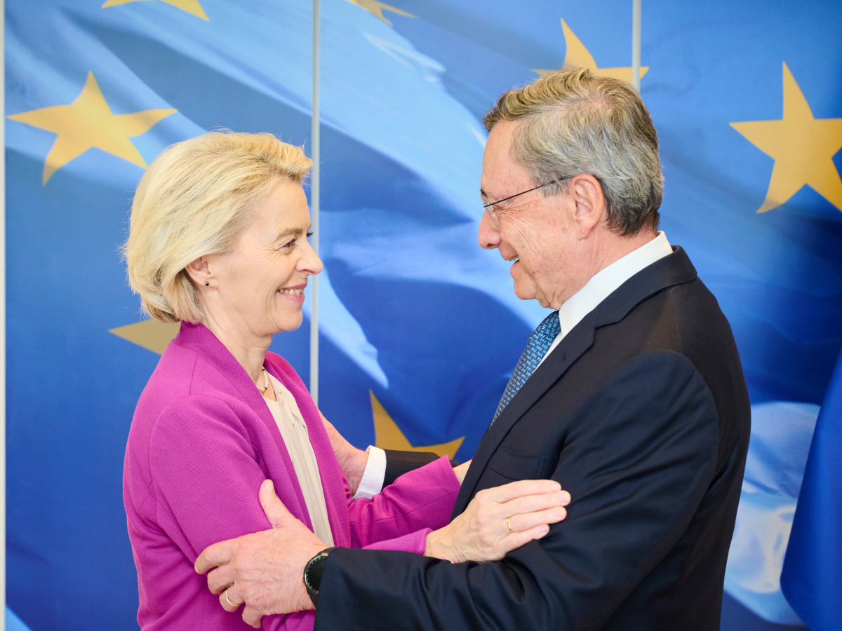 Mario Draghi, a la izquierda, y Ursula von der Leyen Mario Draghi, a la izquierda, y Ursula von der Leyen