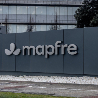 Nueva imagen de Mapfre implantada en las fachadas de las oficinas centrales de la aseguradora en Majadahonda, a 29 de enero de 2026, en Majadahonda, Madrid (España). Ricardo Rubio - Europa Press