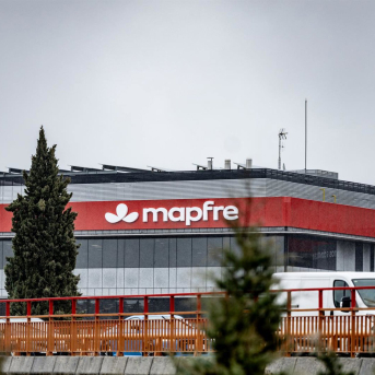 Nueva imagen de Mapfre implantada en las fachadas de las oficinas centrales de la aseguradora en Majadahonda, a 29 de enero de 2026, en Majadahonda, Madrid (España). Ricardo Rubio - Europa Press