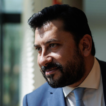 Pache (PP) cuestiona la Medalla a Bad Bunny y ensalza a EEUU como referente en libertad