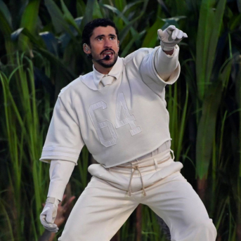 Bad Bunny durante su actuación en el mediotiempo de la NFL Super Bowl 60  CHARLES BAUS/CONTACTOPHOTO