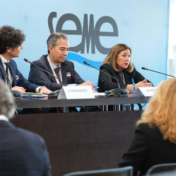 SEME pide a Sanidad crear el Diploma de Acreditación en Medicina y Salud Estética para "reforzar la seguridad clínica" SEME SEME pide a Sanidad crear el Diploma de Acreditación en Medicina y Salud Estética para "reforzar la seguridad clínica" SEME