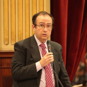 Armengol expresa su pesar por el fallecimiento del exdiputado Carlos Veramendi