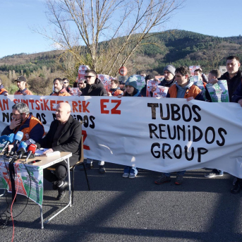 Izquierda Unida pregunta en el Congreso por el ERE de Tubos Reunidos y las medidas del Gobierno ante más de 300 despidos Izquierda Unida pregunta en el Congreso por el ERE de Tubos Reunidos y las medidas del Gobierno ante más de 300 despidos