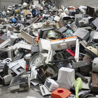 FECE denuncia la asfixia burocrática de la plataforma de residuos de aparatos electrónicos. FECE