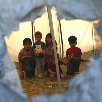 Niños afganos en un campamento de desplazados en la capital de Afganistán, Kabul (archivo) Europa Press/Contacto/Saifurahman Safi