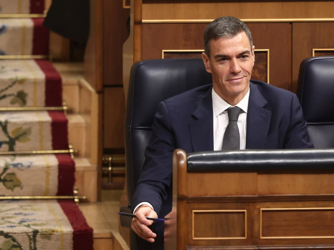 El presidente del Gobierno, Pedro Sánchez Eduardo Parra, sentado en la bancada azul del Gobierno en el Congreso de los Diputados. - Europa Press El presidente del Gobierno, Pedro Sánchez Eduardo Parra, sentado en la bancada azul del Gobierno en el Congreso de los Diputados. - Europa Press
