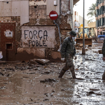 Vox exigirá derogar la Ley de Cambio Climático mientras el PP reclama que la Ley de Aguas priorice la protección de la vida Vox exigirá derogar la Ley de Cambio Climático mientras el PP reclama que la Ley de Aguas priorice la protección de la vida