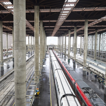 Andenes vacíos en una estación de Renfe. Europa Press.