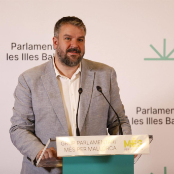 MÉS arremete contra Vera por adelantar las oposiciones docentes: Es no tomarse en serio el trabajo de la gente