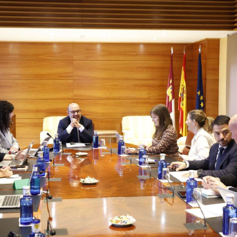 El pleno de las Cortes de C-LM debatirá este jueves la asistencia de menores a festejos taurinos El pleno de las Cortes de C-LM debatirá este jueves la asistencia de menores a festejos taurinos