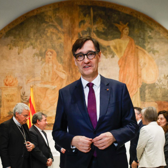 El presidente de la Generalitat, Salvador Illa, durante la firma del acuerdo Kike Rincón - Europa Press