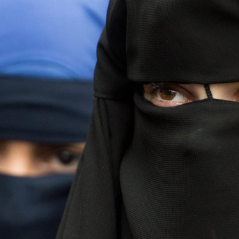 Vox exige al PP unificar su postura sobre el burka y acabar con los mensajes contradictorios en España