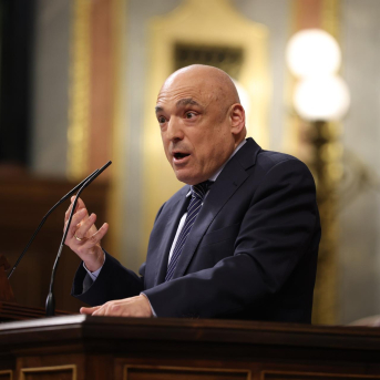 El diputado del PSOE Rafael Simancas interviene durante una sesión de control al Gobierno, en el Congreso de los Diputados, a 10 de diciembre de 2025, en Madrid (España). Alejandro Martínez Vélez - Europa Press