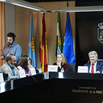 Guardiola insta a los eurodiputados en Almaraz a defender en Bruselas que la central continúe abierta