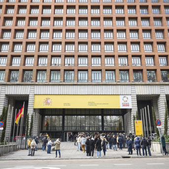 Imagen de archivo de la fachada del Ministerio de Sanidad. Jesús Hellín - Europa Press