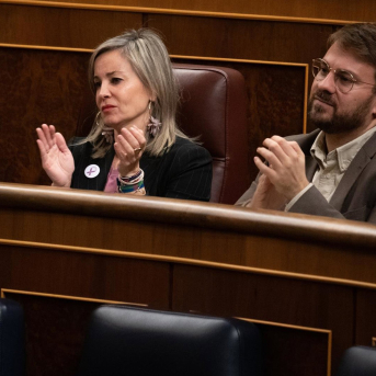 Sumar reclama la república ante el acto del Rey por la Constitución: sobra la monarquía