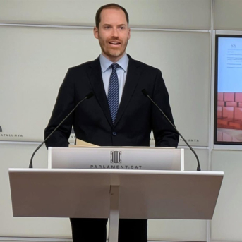 El PP llevará al Parlament una ley para vetar burka y niqab en espacios públicos