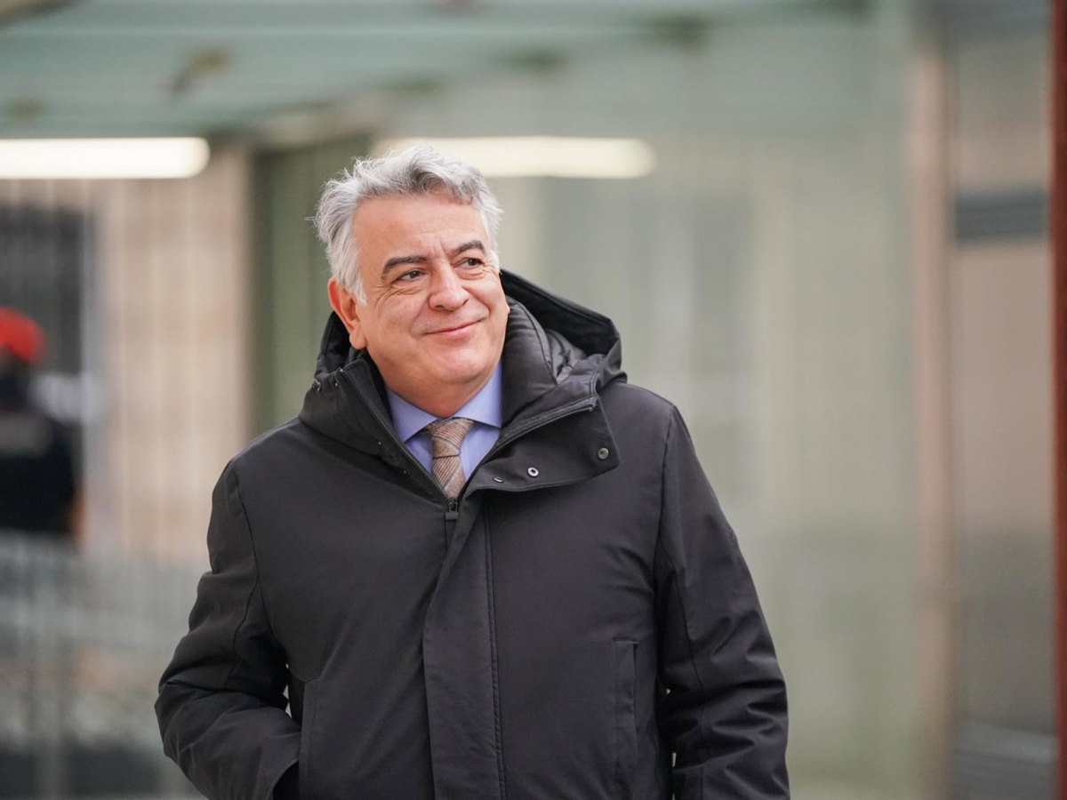 Javier de Andrés, presidente del Partido Popular, formula este viernes una pregunta al lehendakari, para conocer cómo está gestionando las concesiones de tercer grado a los presos de ETA. Foto: Europa Press.