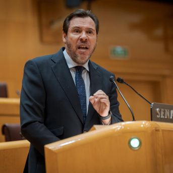 El ministro de Transportes y Movilidad Sostenible, Óscar Puente, comparece para dar cuenta del caos ferroviario, en el Senado,  a 29 de enero de 2026, en Madrid (España).  Diego Radamés - Europa Press