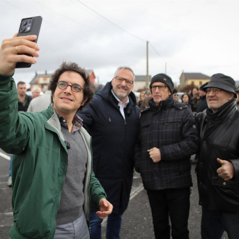 La Mesa del Congreso apercibirá a Figaredo por ir a un mitin en León tras pedir voto telemático por paternidad La Mesa del Congreso apercibirá a Figaredo por ir a un mitin en León tras pedir voto telemático por paternidad
