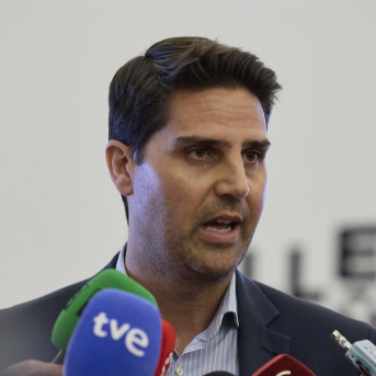 Más Madrid avisa a Zarzalejo: si mantiene el choque con la universidad pública acabará como Viciana