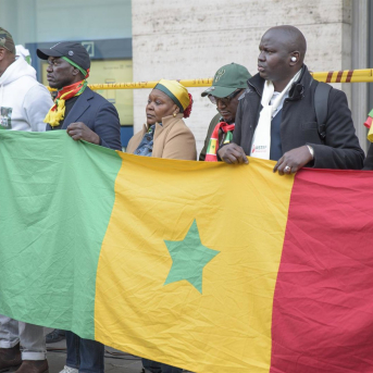 Manifestantes protestan por la muerte del extudiante Abdulaye Ba en Dakar, Senegal Europa Press/Contacto/Marcello Valeri Manifestantes protestan por la muerte del extudiante Abdulaye Ba en Dakar, Senegal Europa Press/Contacto/Marcello Valeri