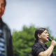 La vicepresidenta filipina, Sara Duterte, habla en el escenario con una gran imagen recortada de su padre, el expresidente Rodrigo Duterte Europa Press/Contacto/Charles M. Vella