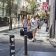 Turistas en el centro de Madrid tras el anuncio del ministerio de Consumo de bloquear casi 66.000 anuncios ilegales, a 19 de mayo de 2025, en Madrid (España).  Jesús Hellín - Europa Press