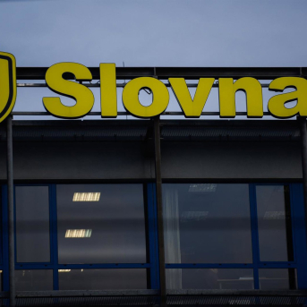 Imagen de archivo del logo de la empresa encargada de refinar petróleo en Eslovaquia, Slovnaft. Europa Press/Contacto/Omar Marques