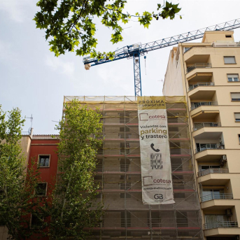 El Parlament abordará en el próximo pleno dos leyes contra la especulación inmobiliaria