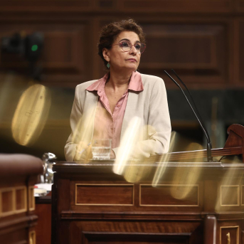 La vicepresidenta primera y ministra de Hacienda, María Jesús Montero, durante una sesión plenaria, en el Congreso de los Diputados, a 18 de febrero de 2026, en Madrid (España).  Eduardo Parra - Europa Press