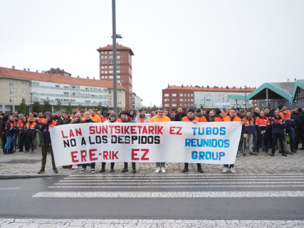 Trabajadores de la plantilla de Tubos Reunidos durante una concentración Iñaki Berasaluce - Europa Press