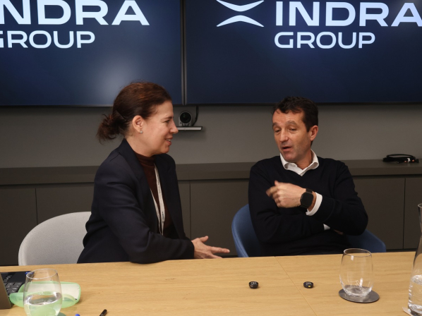 Demócrata concluye la entrevista con el señor Escribano, y se emplaza con él para conocer el desarrollo de Indra Group. 