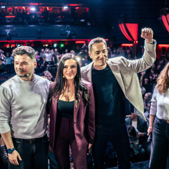 El portavoz de ERC en el Congreso, Gabriel Rufián, y el dirigente de Más Madrid, Emilio Delgado, en el acto organizado en la sala Galileo Galilei CESAR VALLEJO RODRIGUEZ
