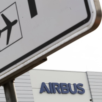 FILED - 07 March 2018, Bremen: A view of the Airbus logo on the facade of the company's headquarters. Mohssen Assanimoghaddam/Deutsche / Dpa FILED - 07 March 2018, Bremen: A view of the Airbus logo on the facade of the company's headquarters. Mohssen Assanimoghaddam/Deutsche / Dpa